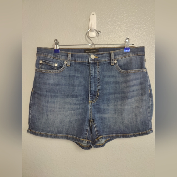 Banana Republic women's denim shorts size 12/31 - Picture 2 of 12